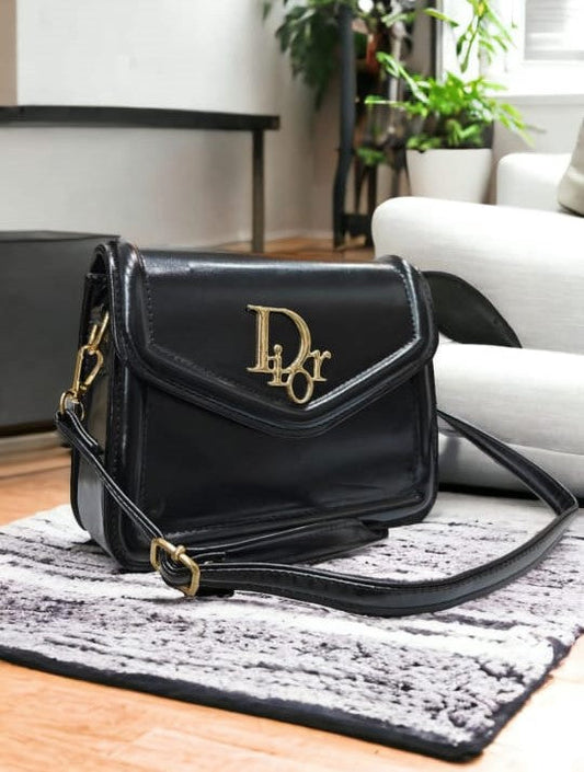 DIORA CHARM BLACK